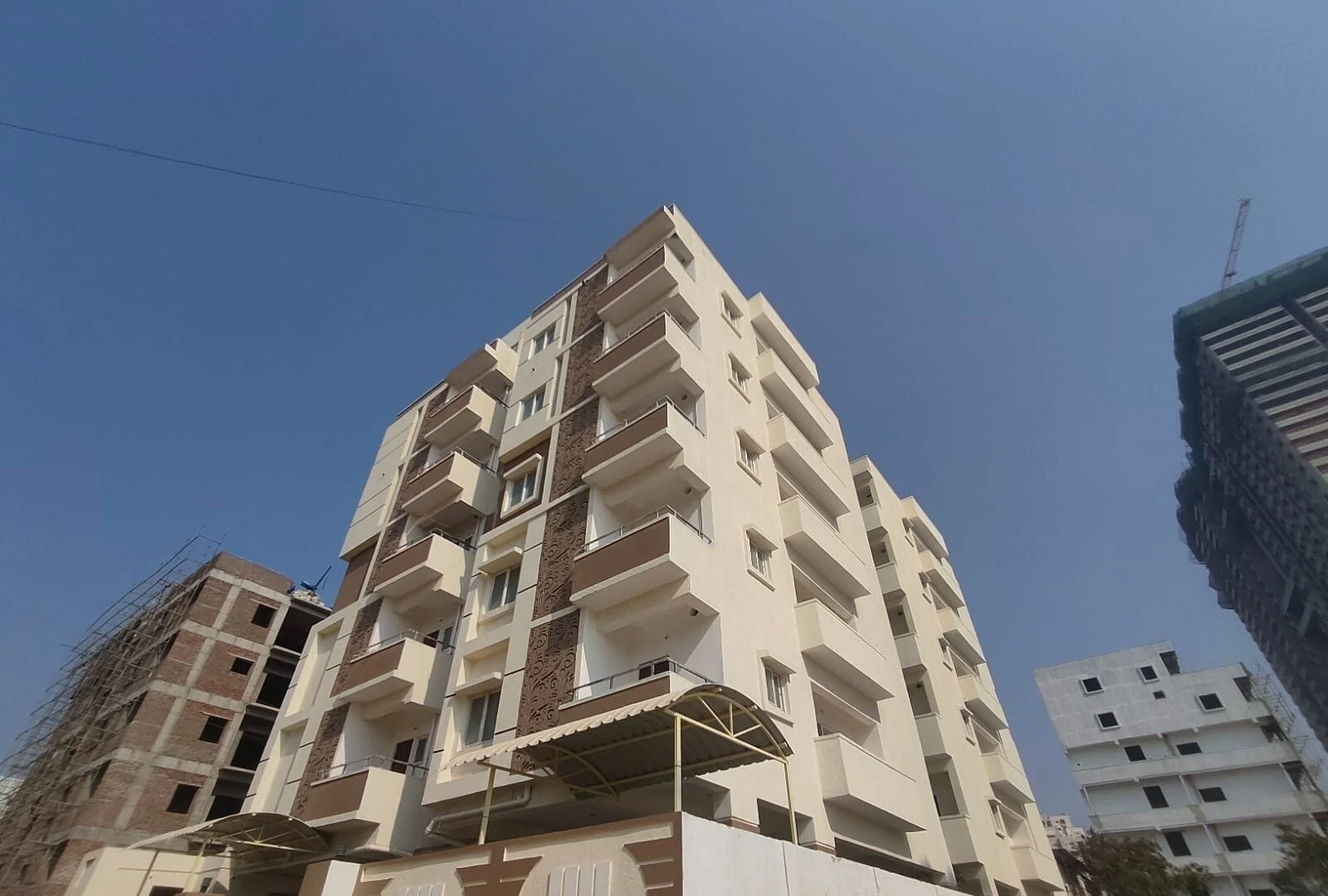 Platinum Avenue Image 19